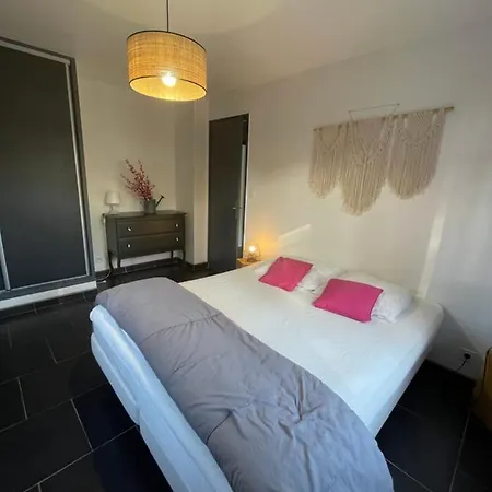 Vakantiehuis - Maison Les Calanques - Piscine Chauffee