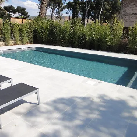 Vakantiehuis - Maison Les Calanques - Piscine Chauffee