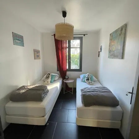 Holiday home - Maison Les Calanques - Piscine Chauffee