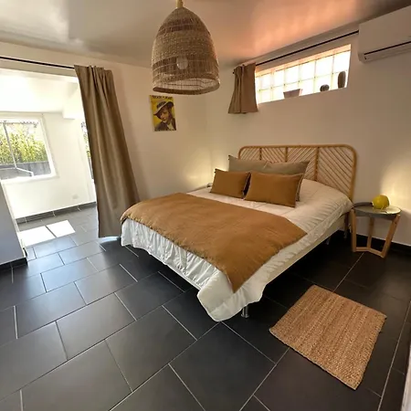 Holiday home - Maison Les Calanques - Piscine Chauffee